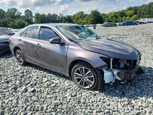 4T1BF1FK8GU243589 - 2016 TOYOTA CAMRY LE GRAY photo 4