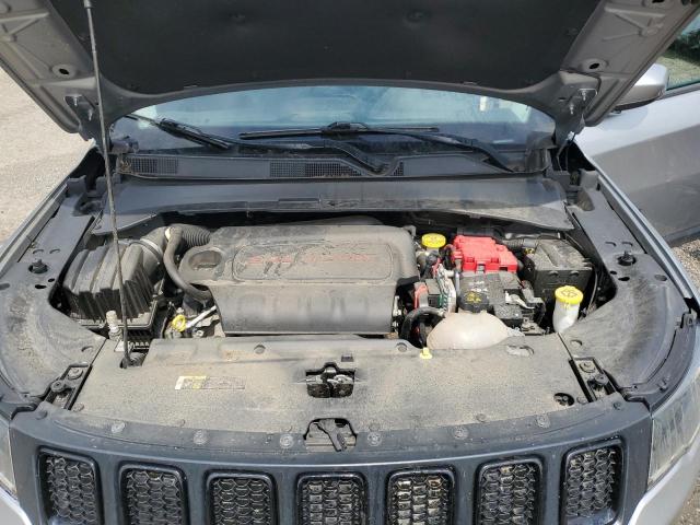 3C4NJDBB7KT826665 - 2019 JEEP COMPASS LATITUDE Silber Foto 12