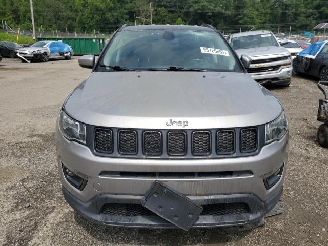 3C4NJDBB7KT826665 - 2019 JEEP COMPASS LATITUDE Silber Foto 5