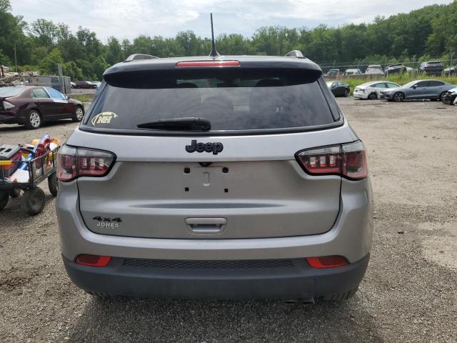 3C4NJDBB7KT826665 - 2019 JEEP COMPASS LATITUDE Silber Foto 6