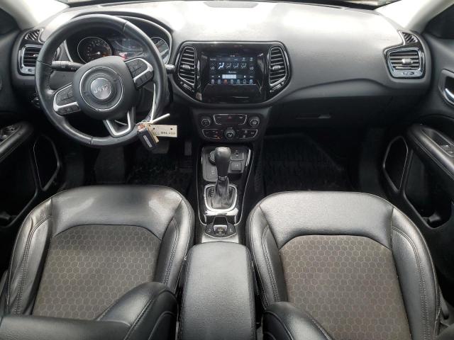 3C4NJDBB7KT826665 - 2019 JEEP COMPASS LATITUDE Silber Foto 8