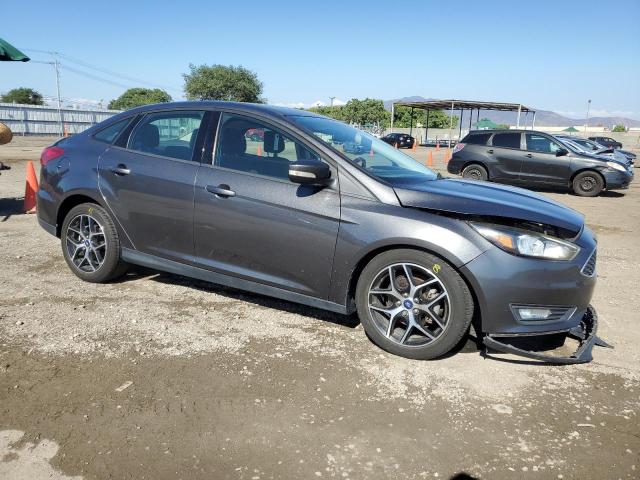 1FADP3H24JL200938 - 2018 FORD FOCUS SEL GRAY photo 4