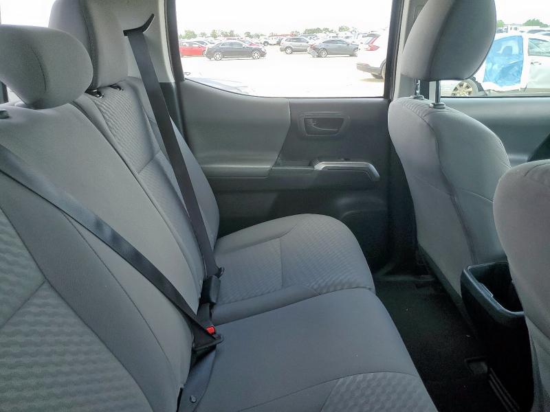 3TMAZ5CN4NM175175 - 2022 TOYOTA TACOMA DOUBLE CAB SILVER photo 10