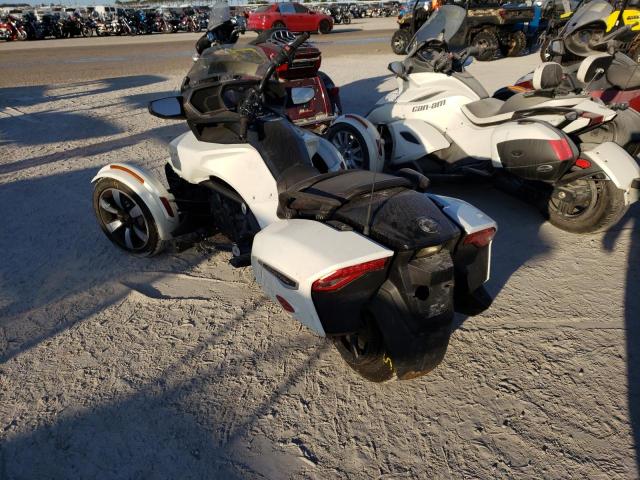 2BXREDD23GV003560 - 2016 CAN-AM SPYDER ROA F3-T WHITE photo 3