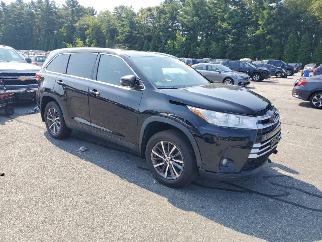 5TDJZRFH6KS568684 - 2019 TOYOTA HIGHLANDER SE BLACK photo 4