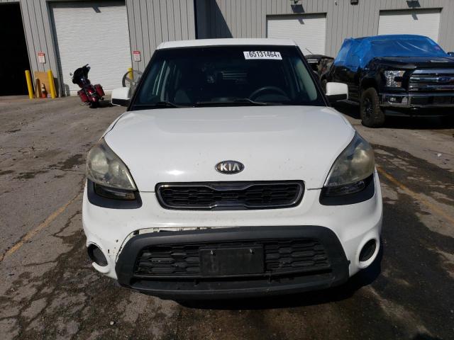 KNDJT2A50D7764445 - 2013 KIA SOUL WHITE photo 5