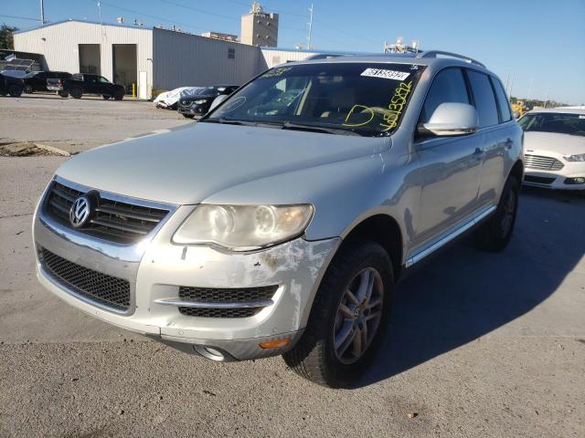 WVGBE77L48D012669 - 2008 VOLKSWAGEN TOUAREG 2 V6 SILVER photo 2