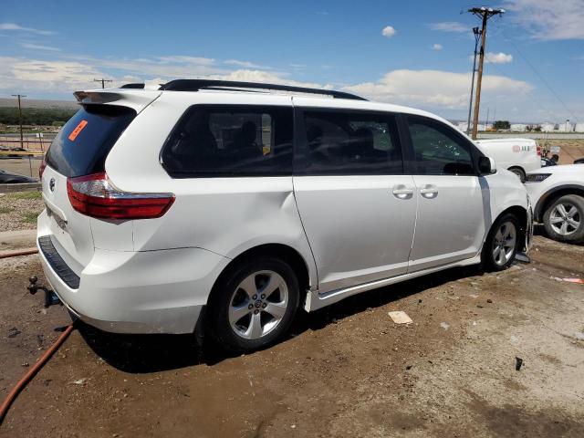 5TDKZ3DC9KS013866 - 2019 TOYOTA SIENNA LE WHITE photo 3