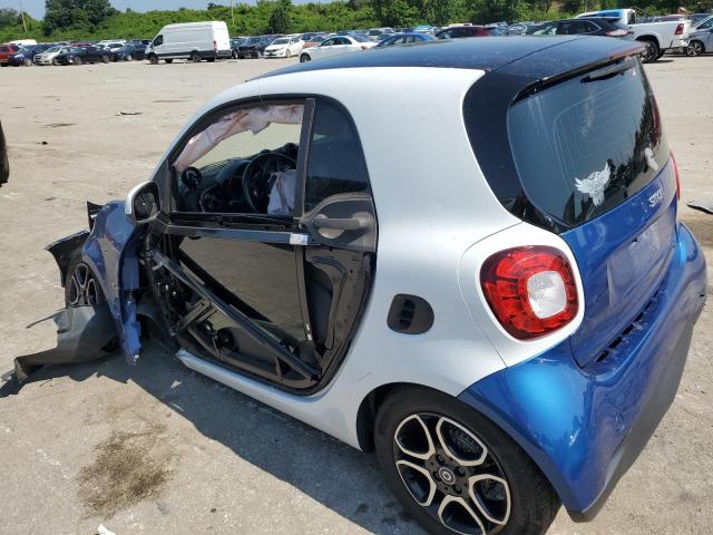 WMEFJ5DA1GK076818 - 2016 SMART FORTWO BLUE photo 2