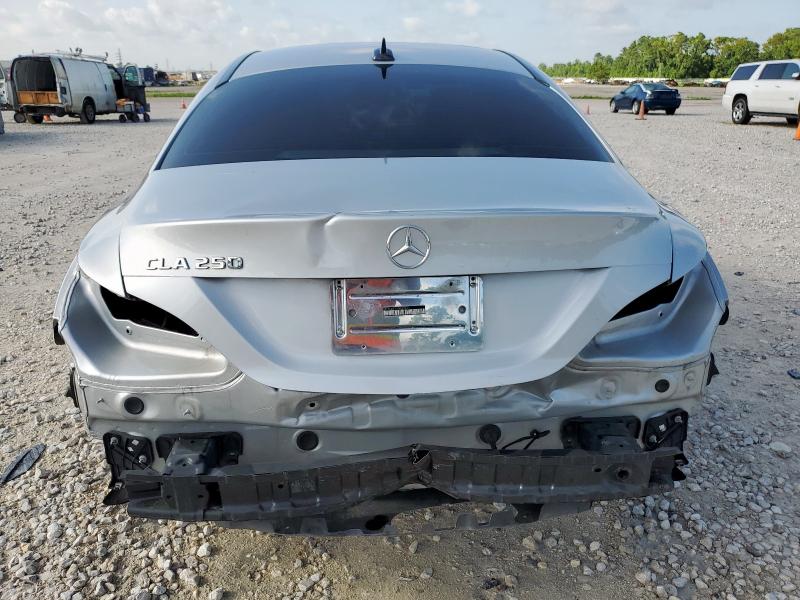 WDDSJ4EB3JN563447 - 2018 MERCEDES-BENZ CLA 250 银色 照片 6