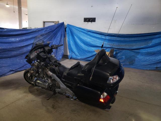 1HFSC4783AA900413 - 2010 HONDA GL1800 BLACK photo 3