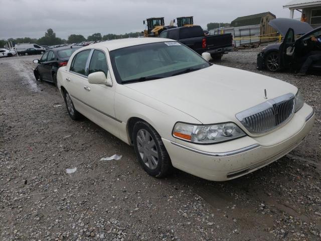 1LNHM83V27Y627531 - 2007 LINCOLN TOWN CAR DESIGNER WHITE photo 1