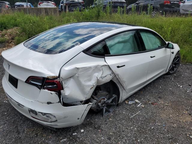 5YJ3E1EA2NF203647 - 2022 TESLA MODEL 3 WHITE photo 3