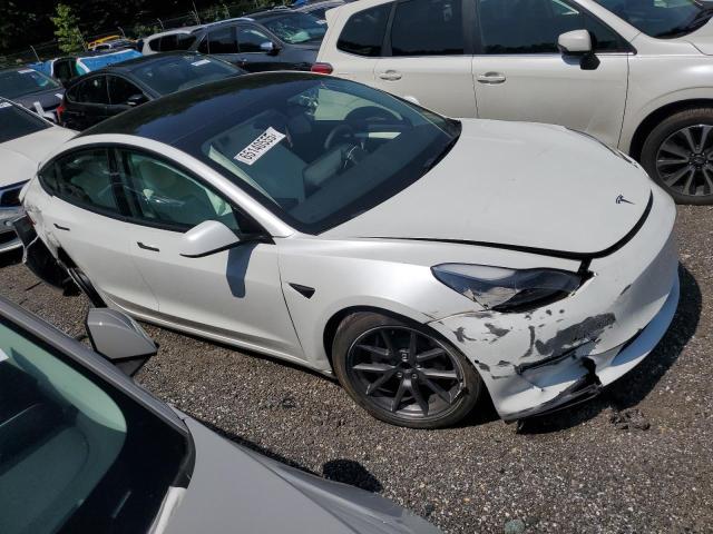 5YJ3E1EA2NF203647 - 2022 TESLA MODEL 3 WHITE photo 4