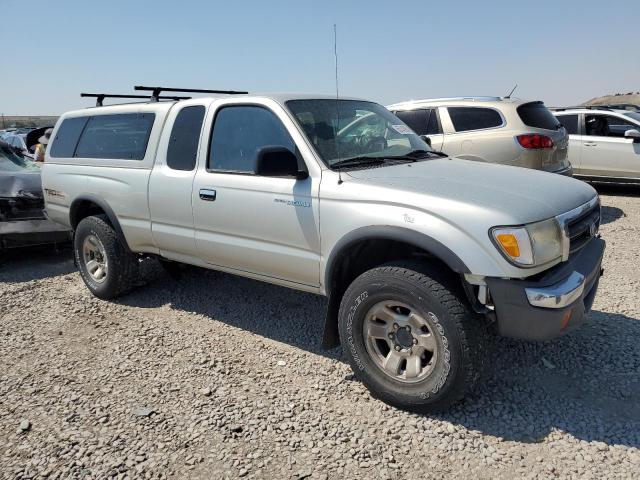 4TAWN72N6YZ645946 - 2000 TOYOTA TACOMA XTRACAB SILVER photo 4