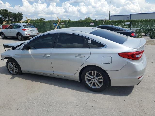 5NPE24AF1HH557864 - 2017 HYUNDAI SONATA SE SILVER photo 2