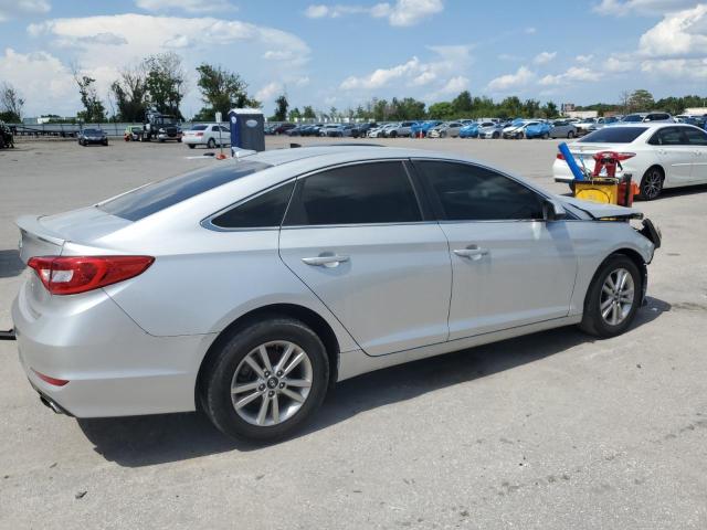 5NPE24AF1HH557864 - 2017 HYUNDAI SONATA SE SILVER photo 3