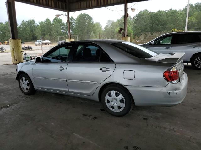 4T1BE32KX5U414179 - 2005 TOYOTA CAMRY LE GRAY photo 2