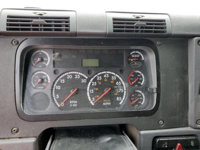 3AKJGLD56GSGW2259 - 2016 FREIGHTLINER CASCADIA 1 WHITE photo 8