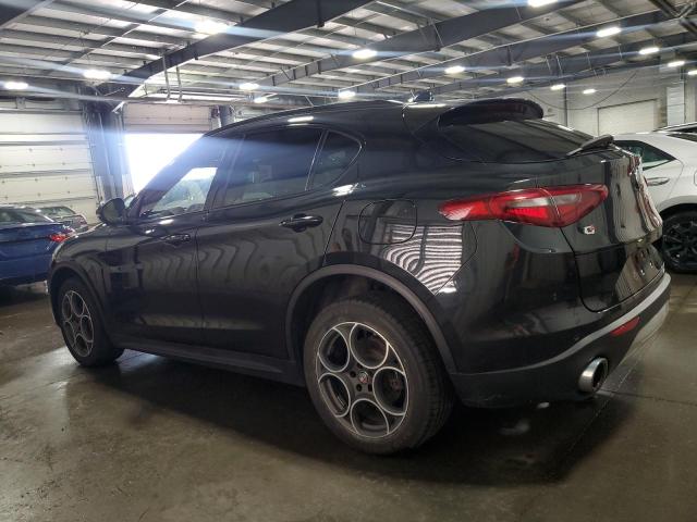 ZASFAKPN3J7B66470 - 2018 ALFA ROMEO STELVIO SPORT შავი ფოტო 2