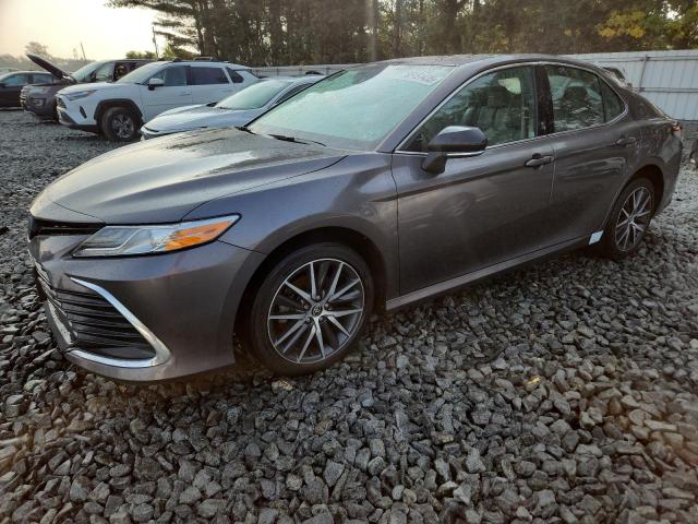2022 TOYOTA CAMRY XLE, 