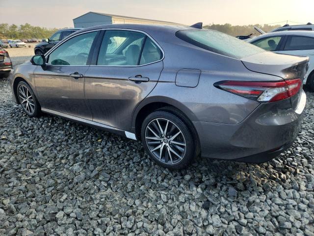 4T1F11BK3NU056831 - 2022 TOYOTA CAMRY XLE Մոխրագույն լուսանկար 2