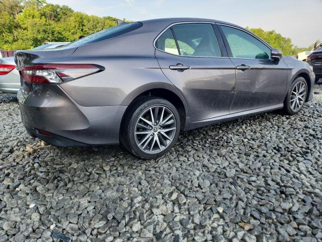 4T1F11BK3NU056831 - 2022 TOYOTA CAMRY XLE Մոխրագույն լուսանկար 3