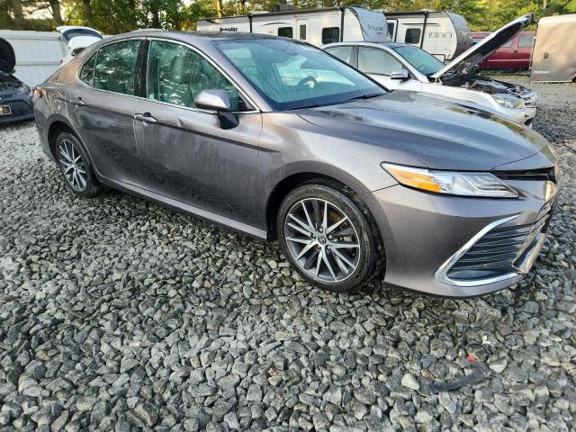 4T1F11BK3NU056831 - 2022 TOYOTA CAMRY XLE Մոխրագույն լուսանկար 4