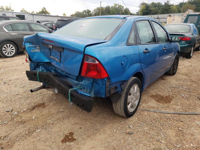 1FAFP34N87W247938 - 2007 FORD FOCUS ZX4 BLUE photo 4