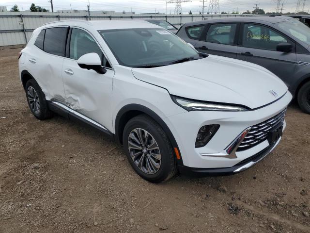 LRBFZKE49SD013458 - 2025 BUICK ENVISION PREFERRED WHITE photo 4