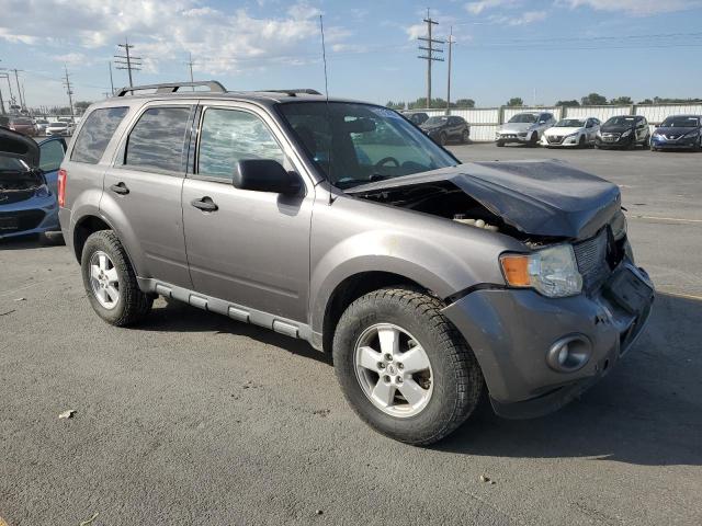 1FMCU9DG9CKA30101 - 2012 FORD ESCAPE XLT SILVER photo 4