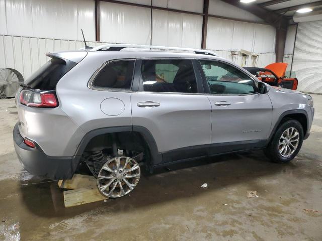 1C4PJMCB9KD252146 - 2019 JEEP CHEROKEE LATITUDE SILVER photo 3