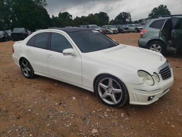 WDBUF56X08B347635 - 2008 MERCEDES-BENZ E 350 WHITE photo 4