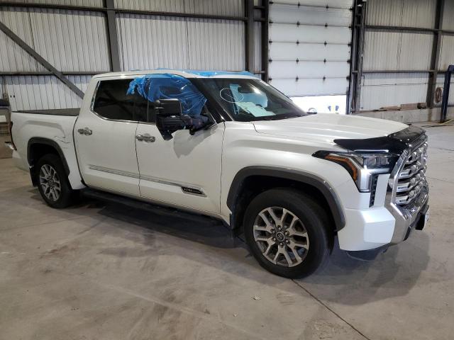 5TFMA5DB6PX104128 - 2023 TOYOTA TUNDRA CREWMAX PLATINUM თეთრი ფოტო 4