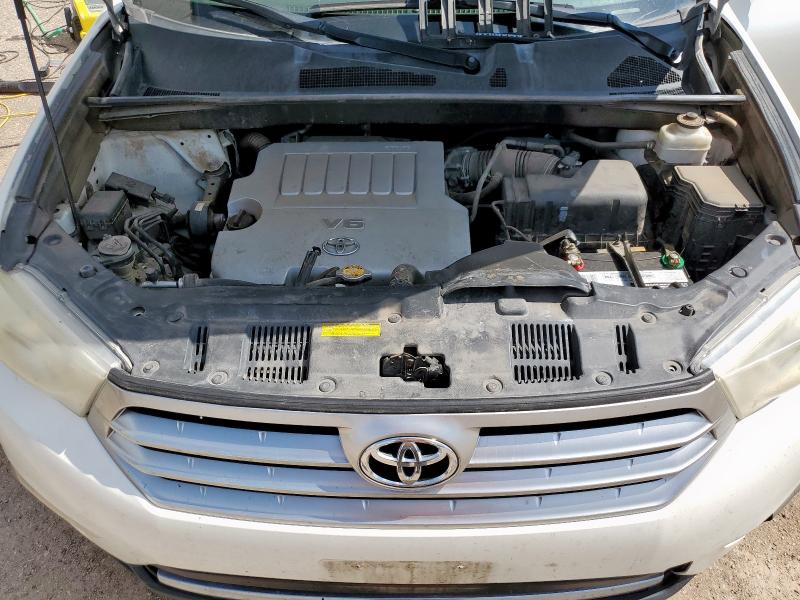 5TDZK3EH6DS129395 - 2013 TOYOTA HIGHLANDER BASE Blanco foto 12