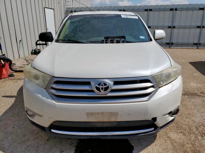 5TDZK3EH6DS129395 - 2013 TOYOTA HIGHLANDER BASE Blanco foto 5
