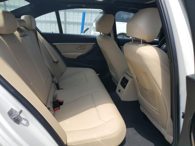 WBA8D9C56JA615700 - 2018 BMW 330 XI თეთრი ფოტო 10