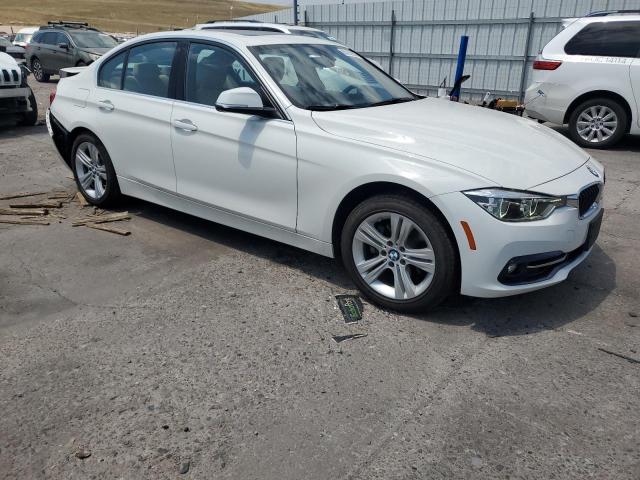 WBA8D9C56JA615700 - 2018 BMW 330 XI თეთრი ფოტო 4