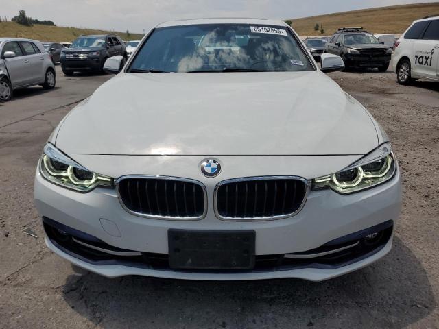 WBA8D9C56JA615700 - 2018 BMW 330 XI თეთრი ფოტო 5