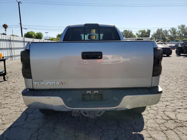 5TFRT54108X021934 - 2008 TOYOTA TUNDRA DOUBLE CAB SILVER photo 6