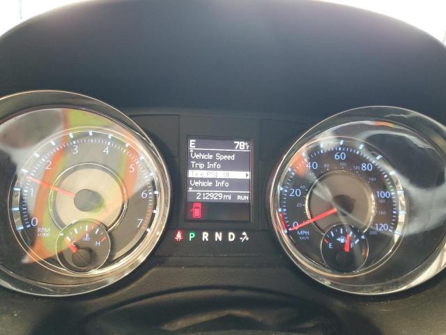 2C4RC1CG1DR818930 - 2013 CHRYSLER TOWN & COU TOURING L RED photo 9