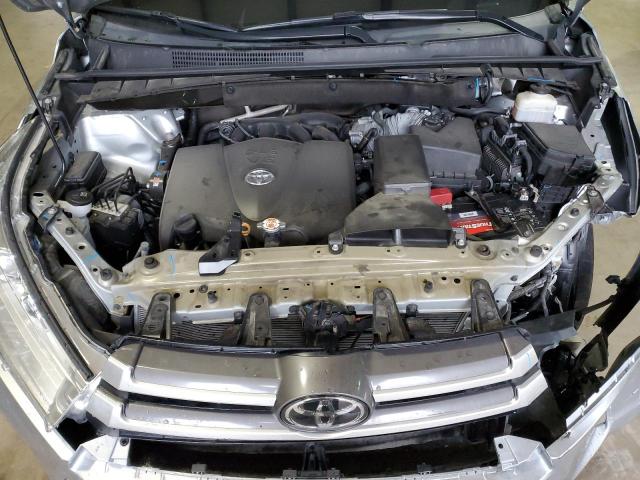 5TDKZRFH5JS537011 - 2018 TOYOTA HIGHLANDER SE SILVER photo 7