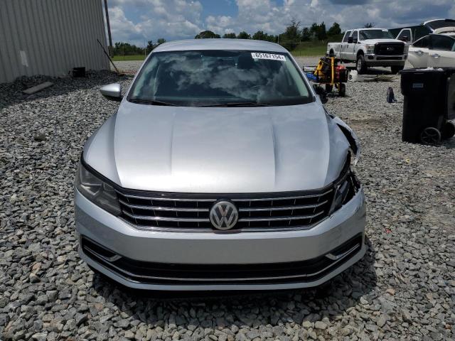 1VWAT7A31HC052449 - 2017 VOLKSWAGEN PASSAT S SILVER photo 5