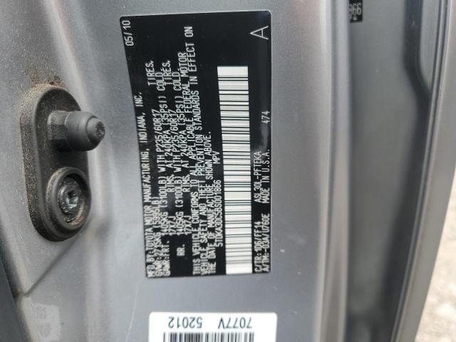 5TDKA3DC5BS001866 - 2011 TOYOTA SIENNA BASE SILVER photo 13