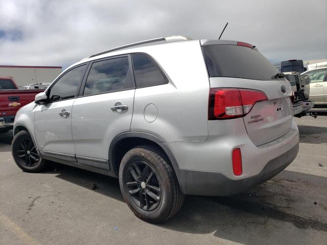 5XYKTDA74FG601742 - 2015 KIA SORENTO LX SILVER photo 2