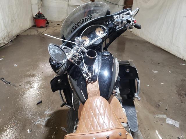 56KTRAAA1F3328240 - 2015 INDIAN MOTORCYCLE CO. ROADMASTER BLACK photo 5