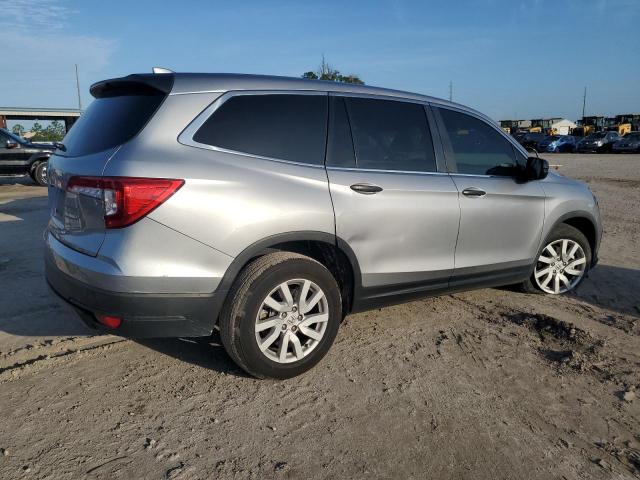 5FNYF5H1XKB033409 - 2019 HONDA PILOT LX SILVER photo 3