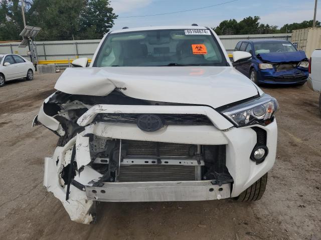 JTEBU5JR7K5629134 - 2019 TOYOTA 4RUNNER SR5 WHITE photo 5