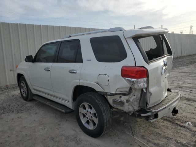 JTEZU5JRXB5025589 - 2011 TOYOTA 4RUNNER SR5 WHITE photo 2