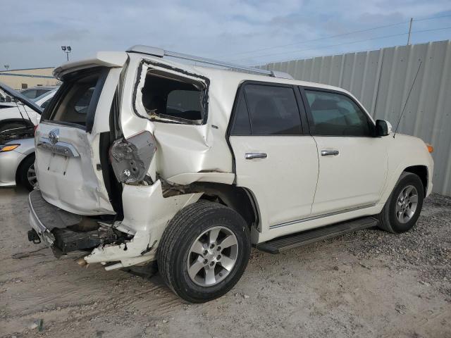 JTEZU5JRXB5025589 - 2011 TOYOTA 4RUNNER SR5 WHITE photo 3